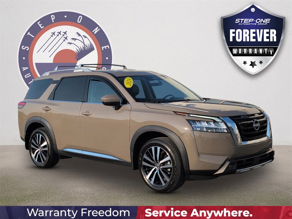 Used 2024 Nissan Pathfinder Platinum image 1