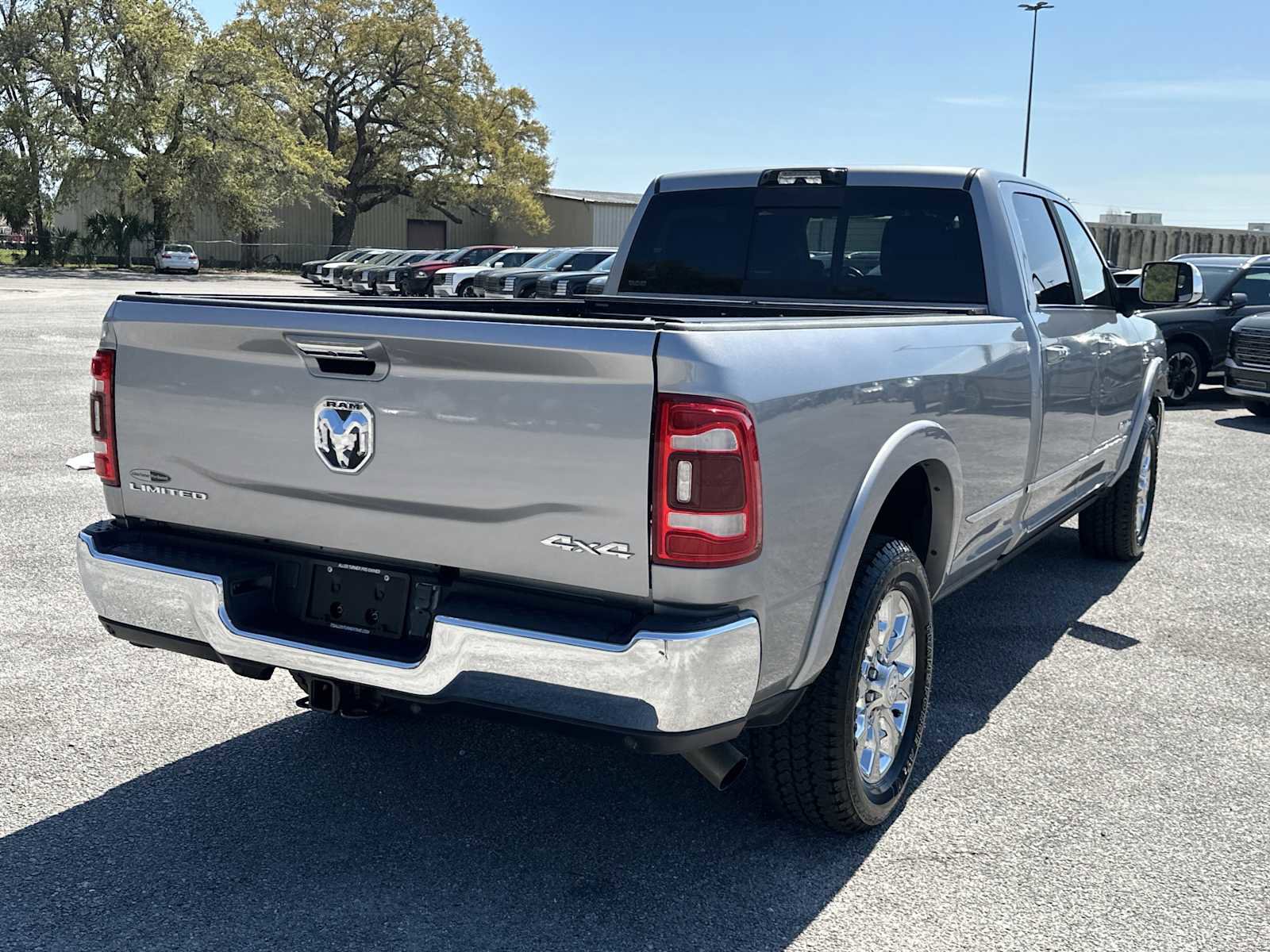 Used 2022 RAM 2500 Limited w/ Towing Technology Group image 8