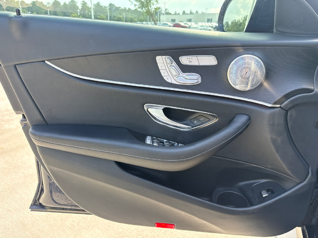 Used 2022 Mercedes-Benz E 350 Sedan image 13
