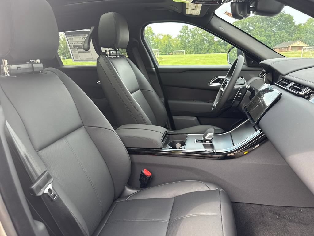 New 2026 Land Rover Range Rover Velar Dynamic SE AWD/4WD image 16