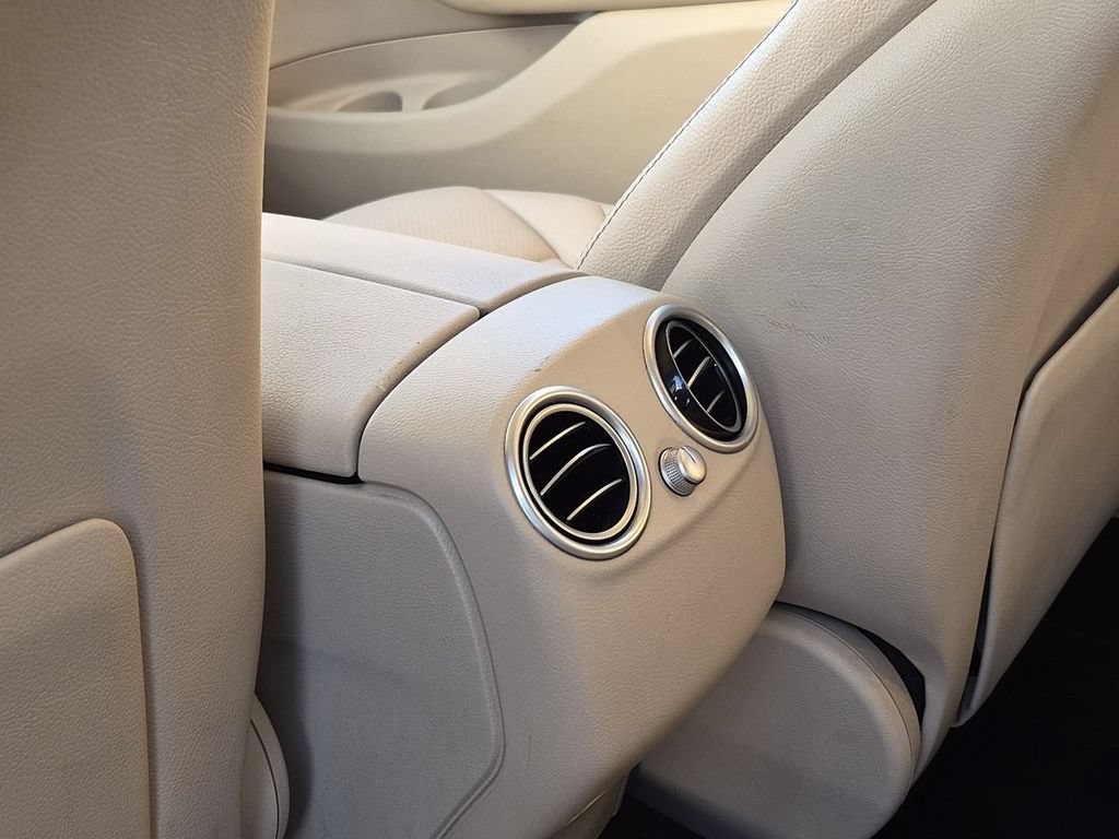 Used 2020 Mercedes-Benz GLC 300 image 22