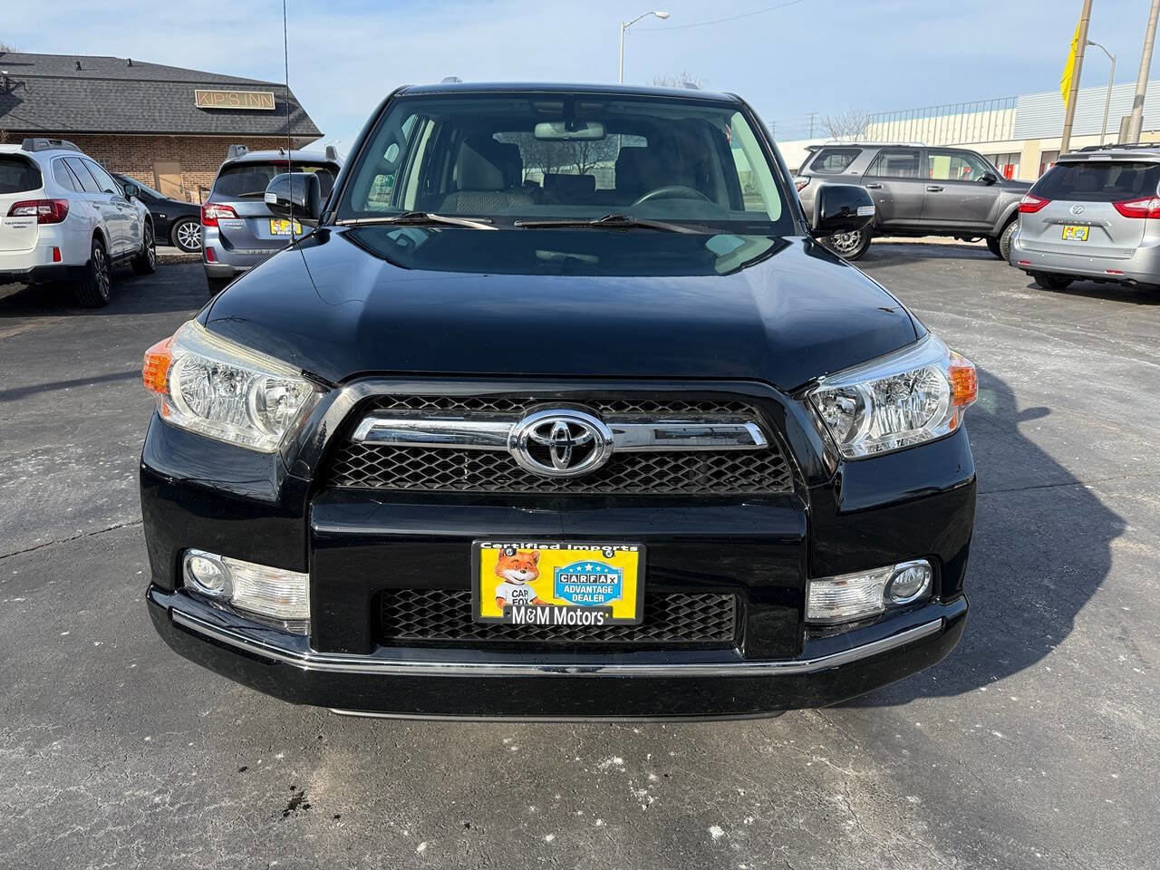 Used 2011 Toyota 4Runner SR5 w/ Convenience Pkg image 2