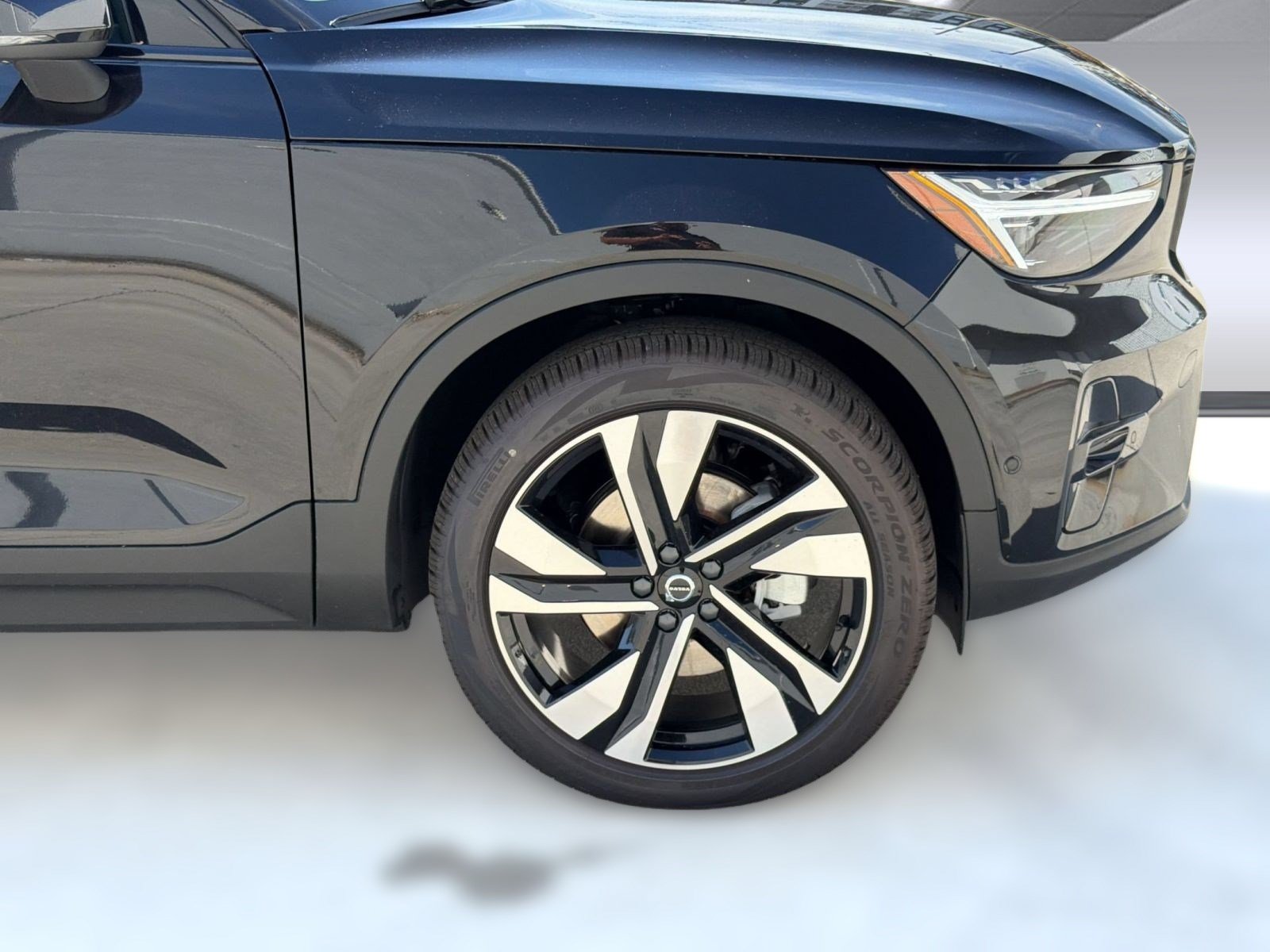 New 2026 Volvo XC40 B5 Ultra w/ Climate Package AWD/4WD image 13