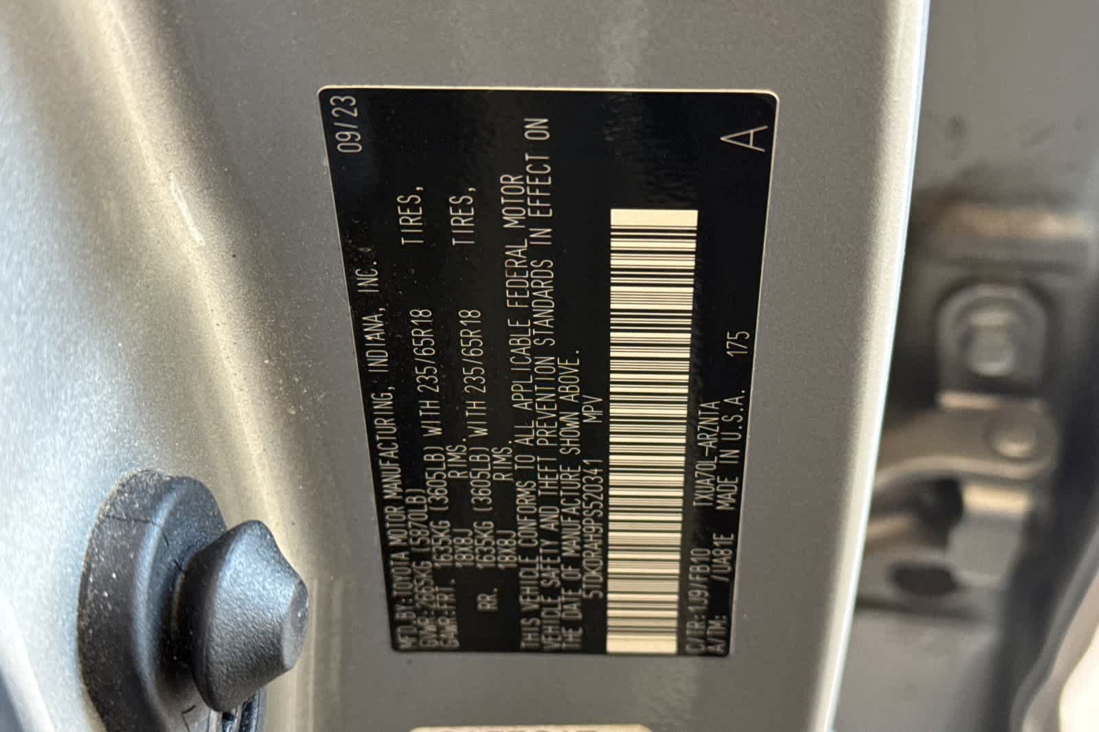 Used 2023 Toyota Highlander LE FWD image 34