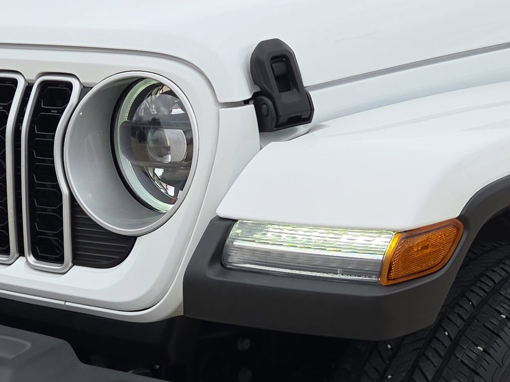 Used 2024 Jeep Wrangler Sahara w/ Technology Group image 4