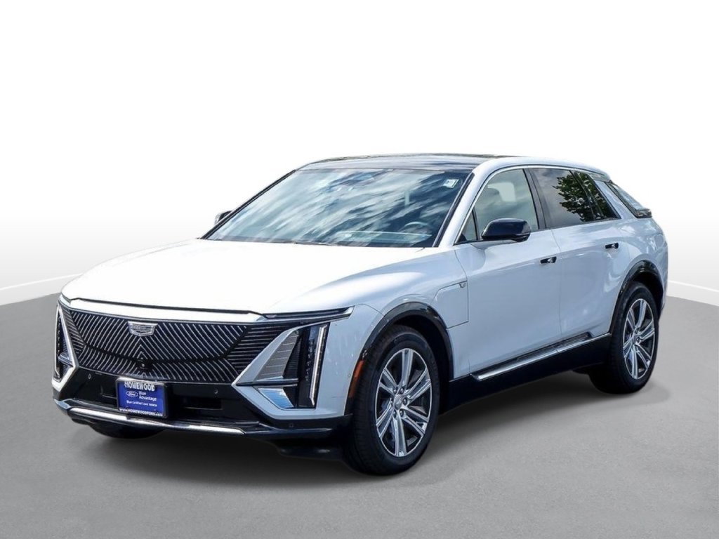 Used 2024 Cadillac Lyriq Tech w/ Driver Assist Package AWD/4WD image 3