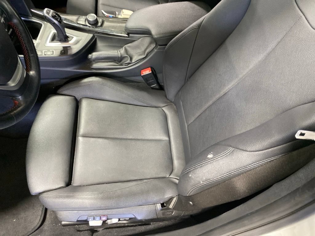 Used 2018 BMW 330i xDrive Sedan AWD/4WD image 10