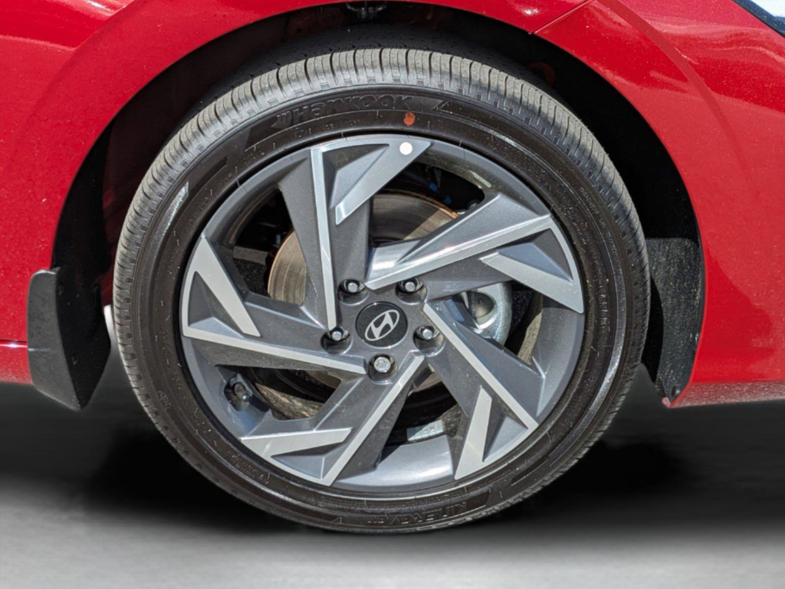 Certified 2025 Hyundai Elantra SEL image 11