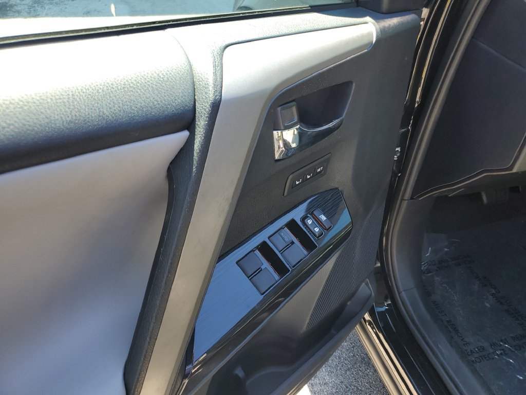 Used 2017 Toyota RAV4 Limited w/ Advanced Technology Package FWD image 20
