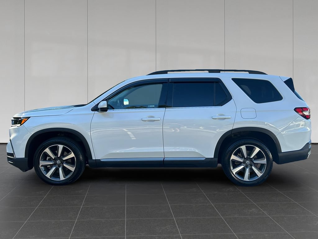 Used 2025 Honda Pilot Touring image 2