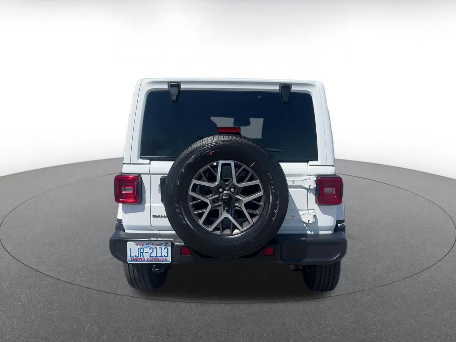 Used 2025 Jeep Wrangler Sahara image 12