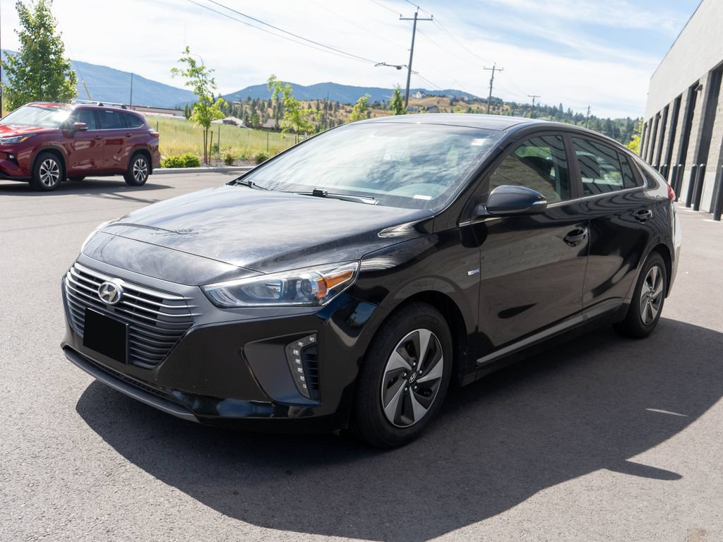 Used 2017 Hyundai Ioniq SEL FWD image 3