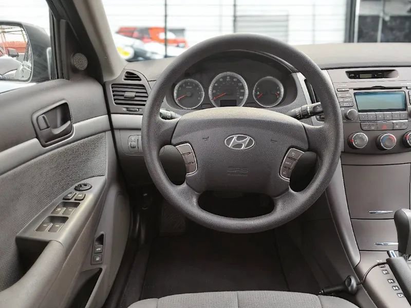 Used 2010 Hyundai Sonata GLS image 10