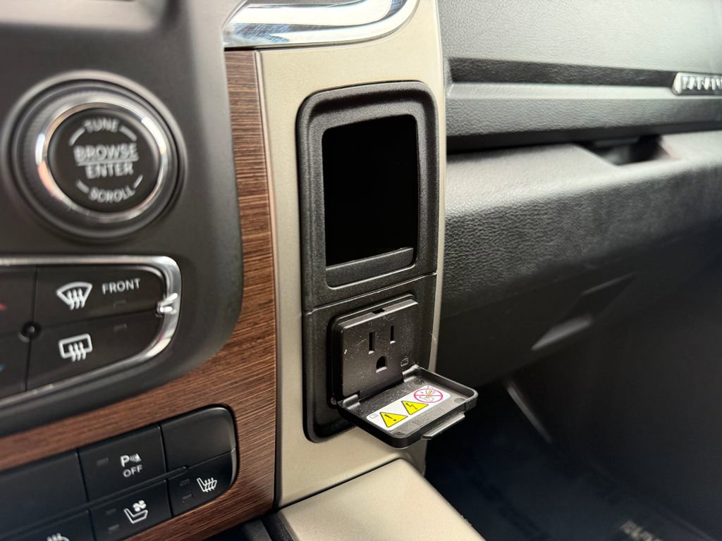 Used 2013 RAM 1500 Laramie w/ Convenience Group image 38