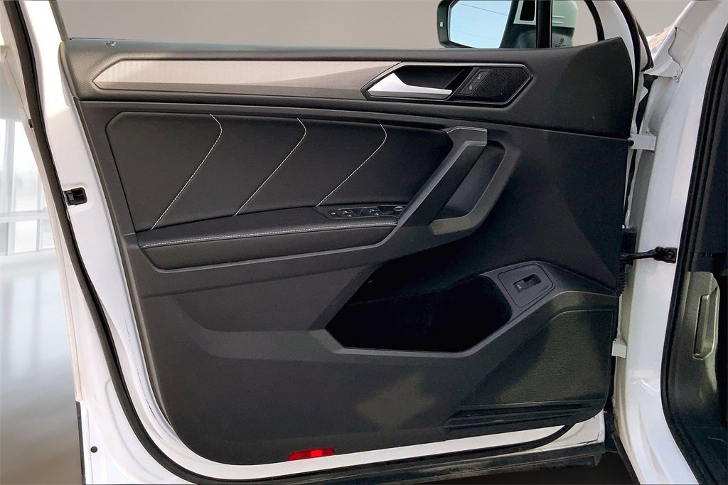 Used 2022 Volkswagen Tiguan SE image 22