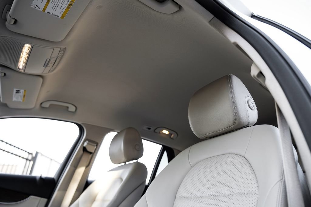 Used 2022 Mercedes-Benz GLC 300 w/ Premium Package Lite image 34