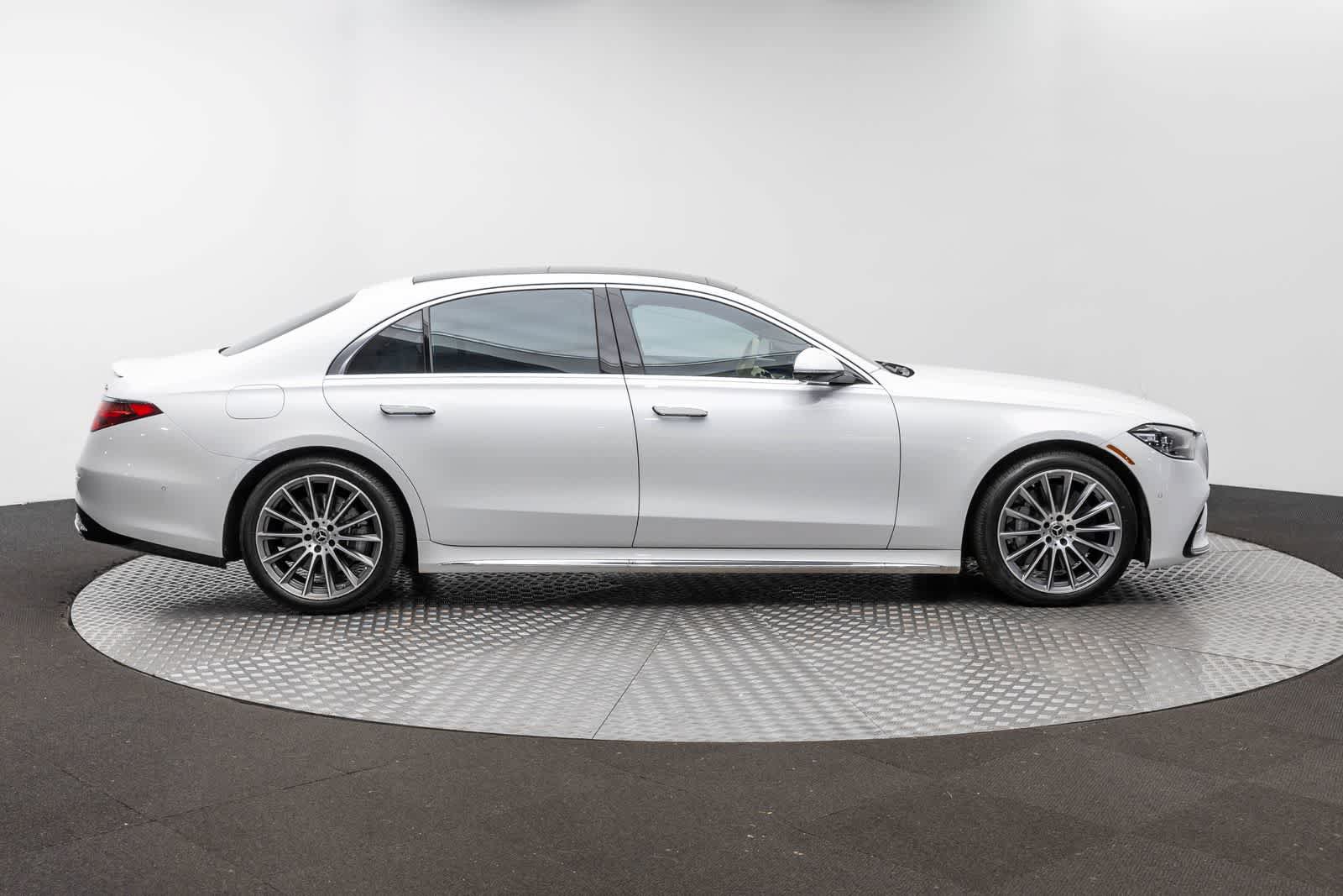 Used 2025 Mercedes-Benz S 580 4MATIC Sedan image 46