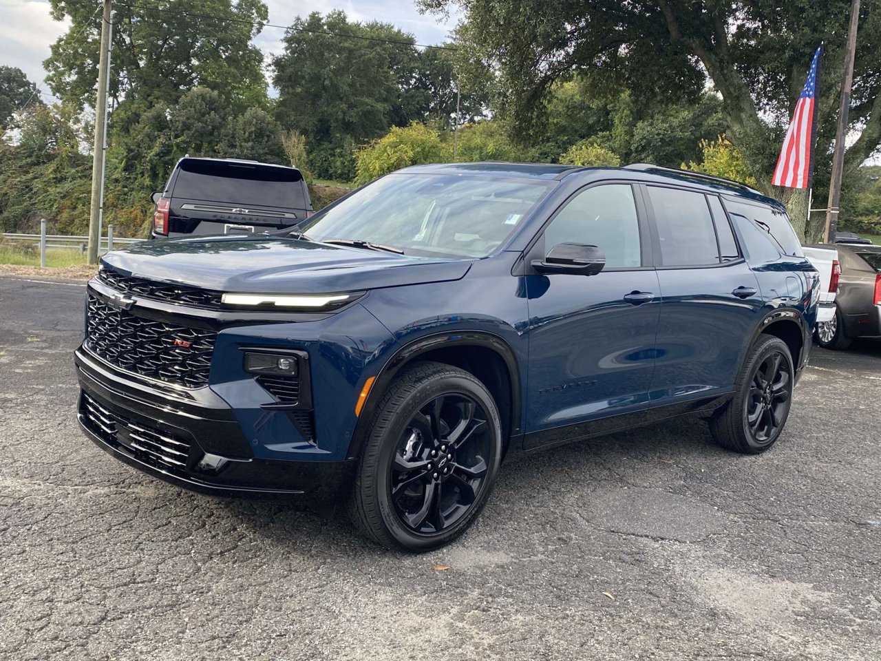 New 2027 Chevrolet Traverse RS FWD image 3
