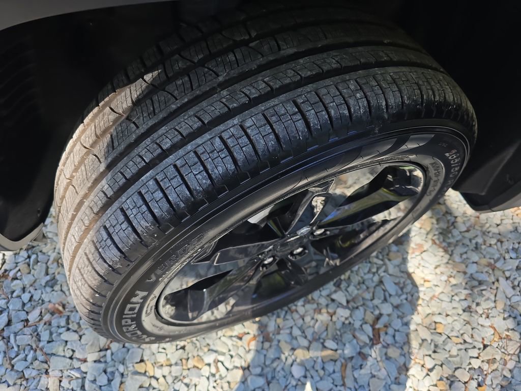 New 2025 Jeep Grand Cherokee L Limited w/ Black Appearance Package image 34