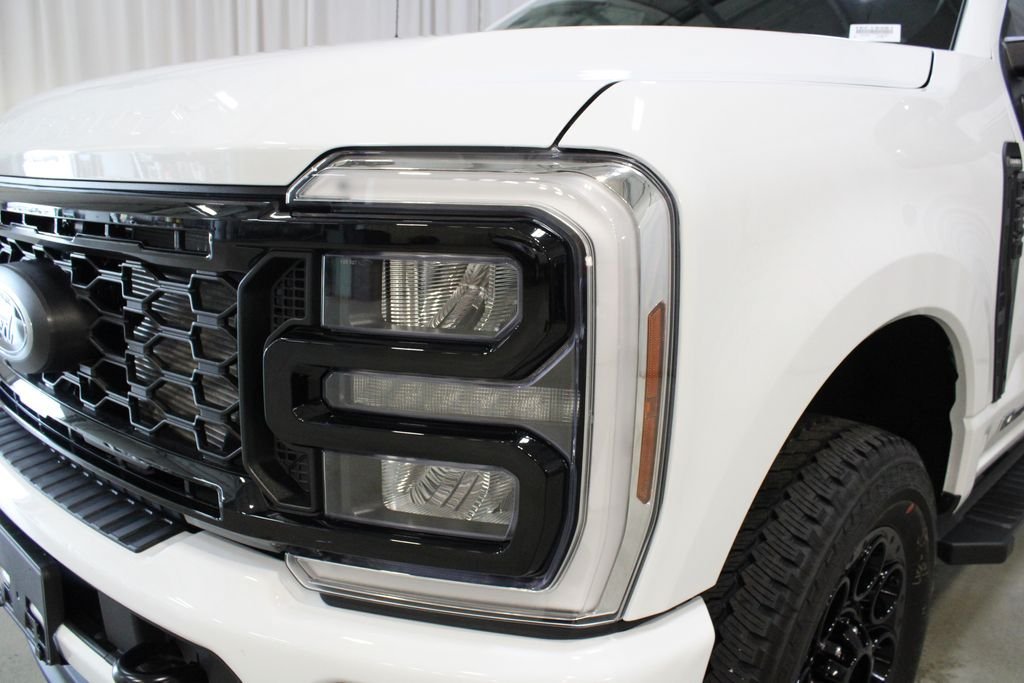 New 2026 Ford F250 Lariat w/ Black Appearance Package AWD/4WD image 34