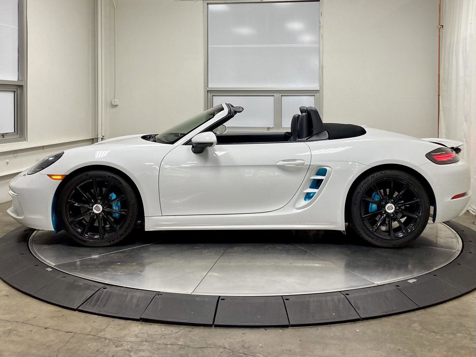 Used 2025 Porsche 718 Boxster w/ Premium Package RWD image 6
