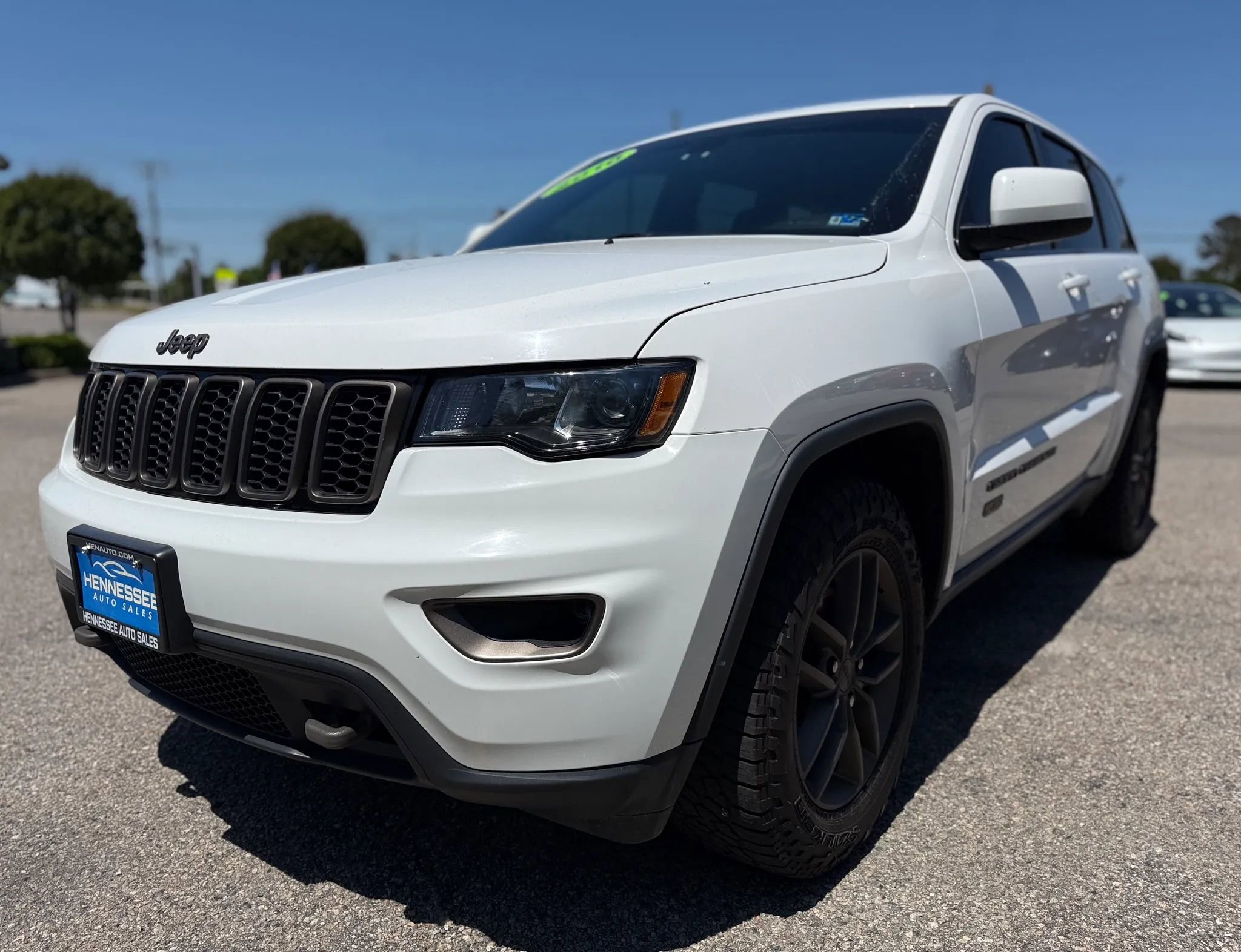 Used 2016 Jeep Grand Cherokee Laredo 75th Anniversary AWD/4WD image 9