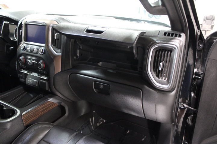 Used 2019 Chevrolet Silverado 1500 High Country w/ Technology Package AWD/4WD image 29