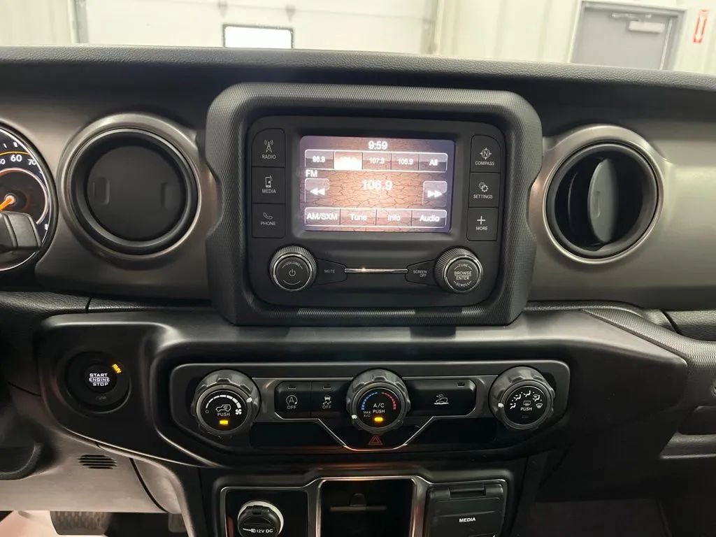 Used 2021 Jeep Gladiator Sport AWD/4WD image 23