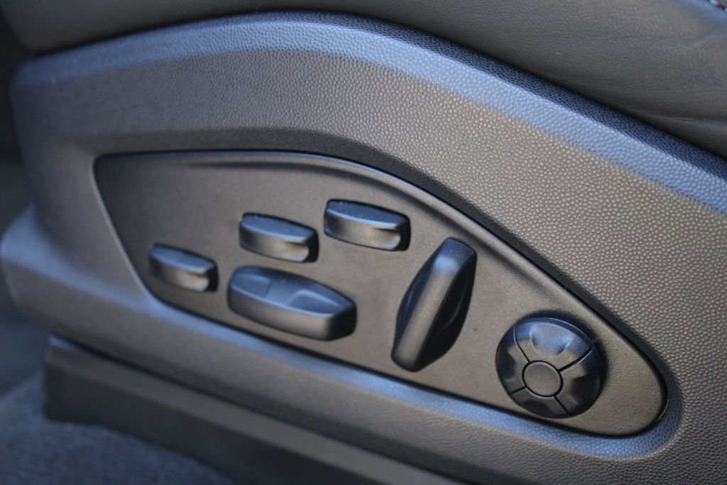 Certified 2024 Porsche Macan 4 Electric image 17