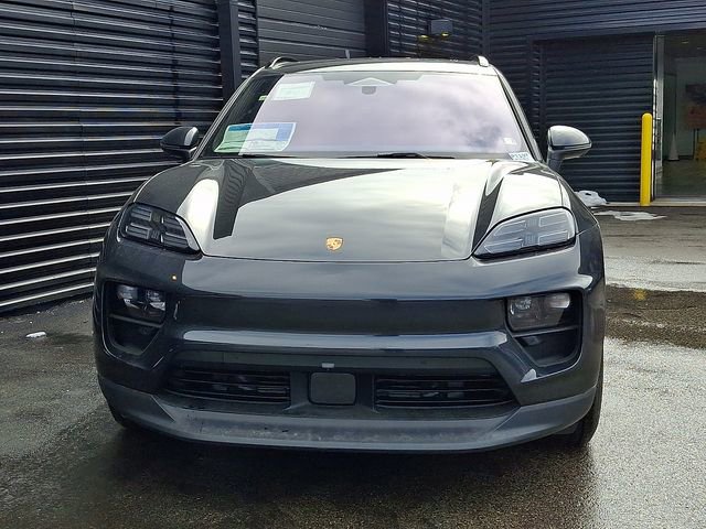New 2026 Porsche Macan 4 Electric AWD/4WD image 10