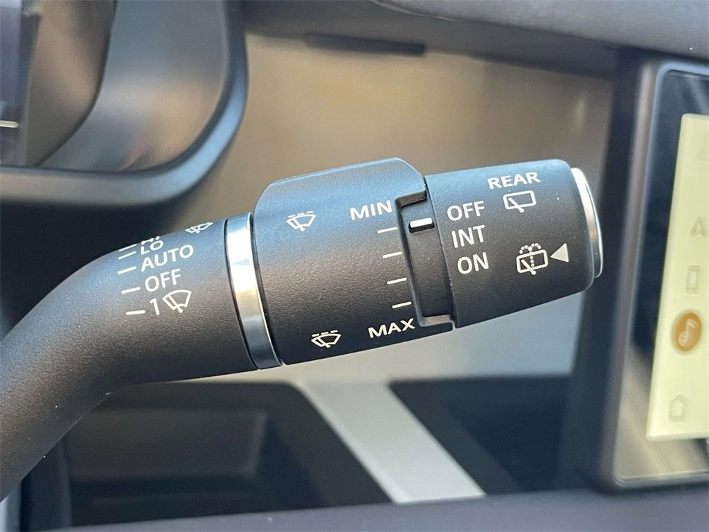 Used 2023 Land Rover Defender 110 S image 24