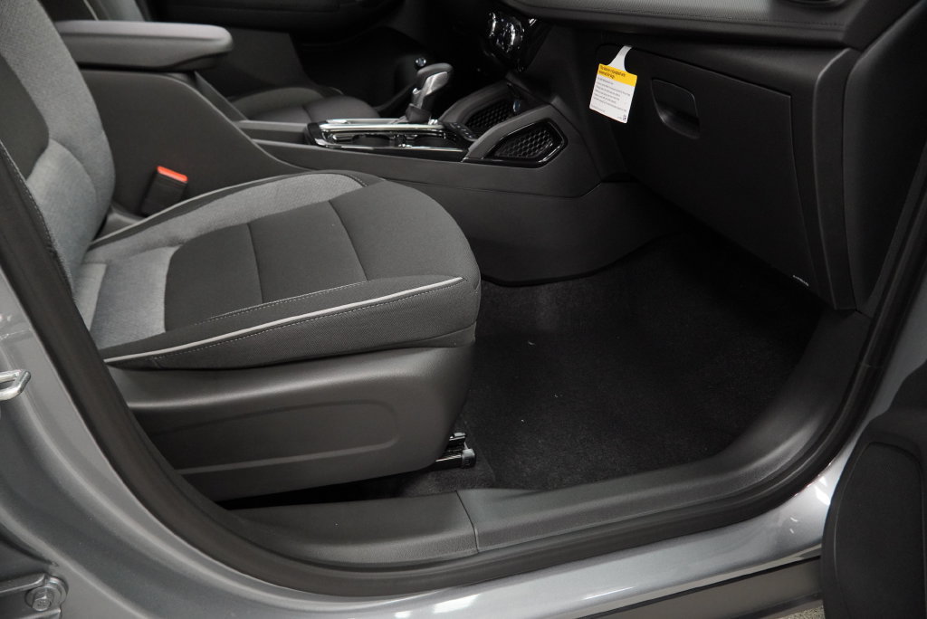 New 2026 Chevrolet TrailBlazer LT w/ Convenience Package FWD image 38