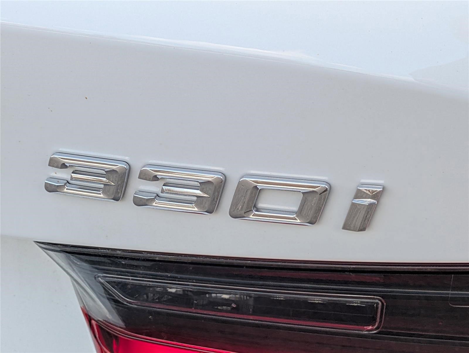 Used 2025 BMW 330i Sedan image 8