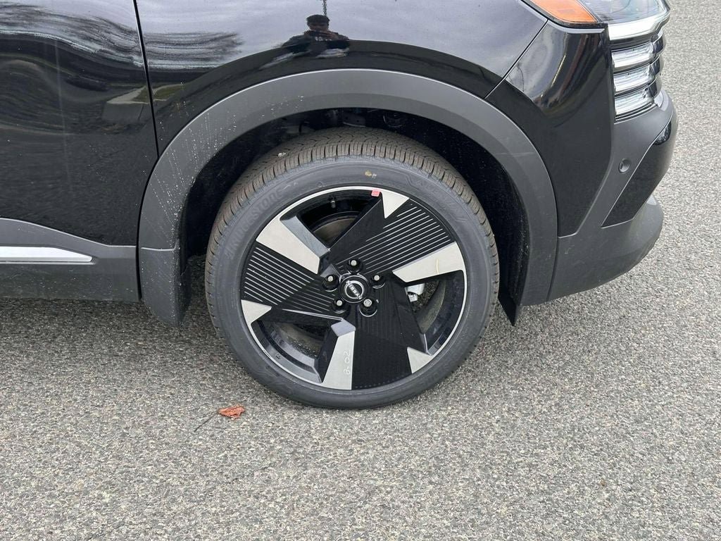 New 2026 Nissan Kicks SR w/ Illumination Package AWD/4WD image 7