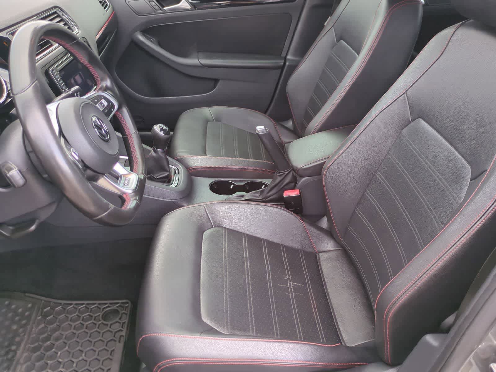 Used 2017 Volkswagen Jetta GLI image 16