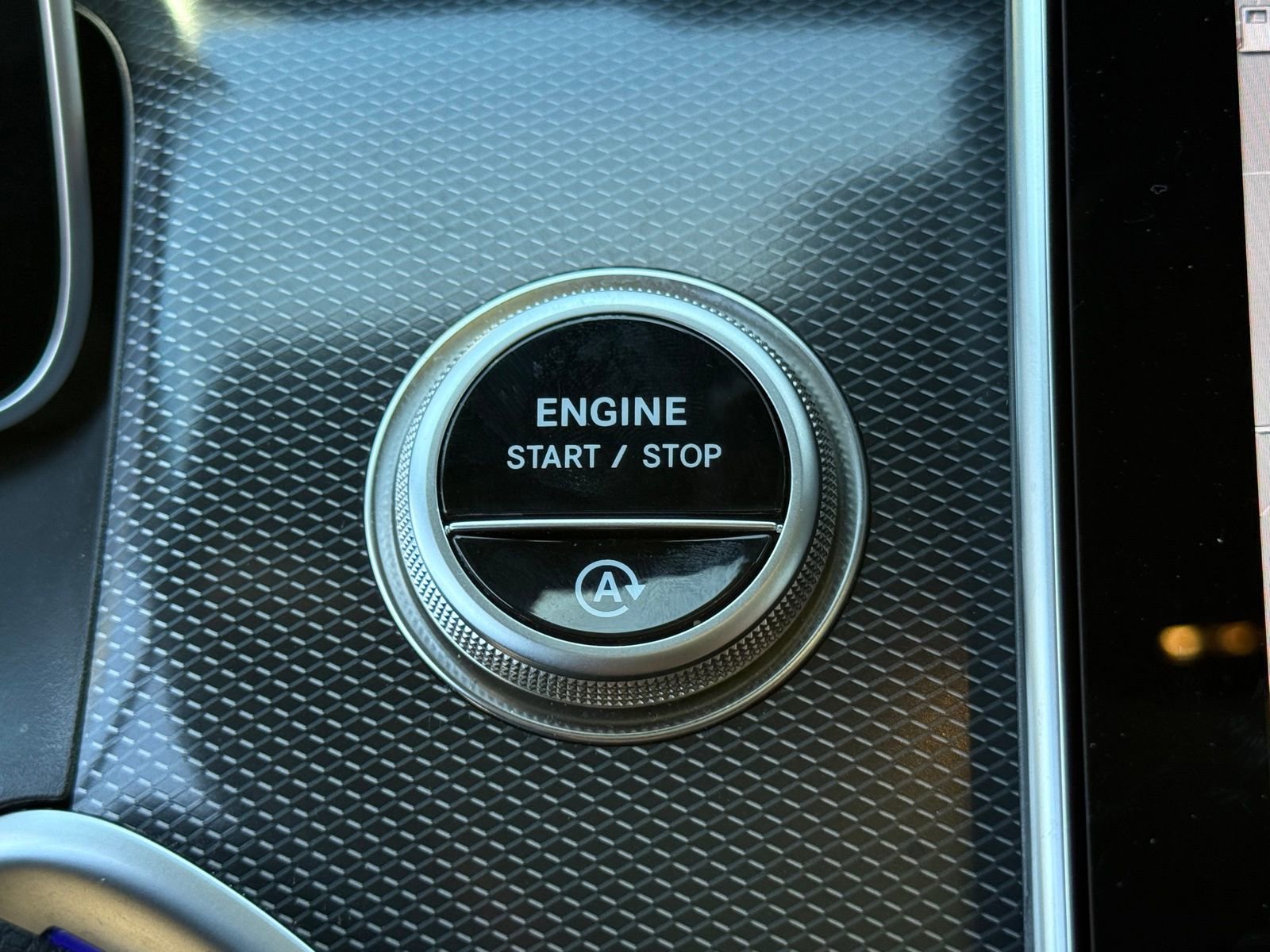 Used 2025 Mercedes-Benz GLC 300 image 35