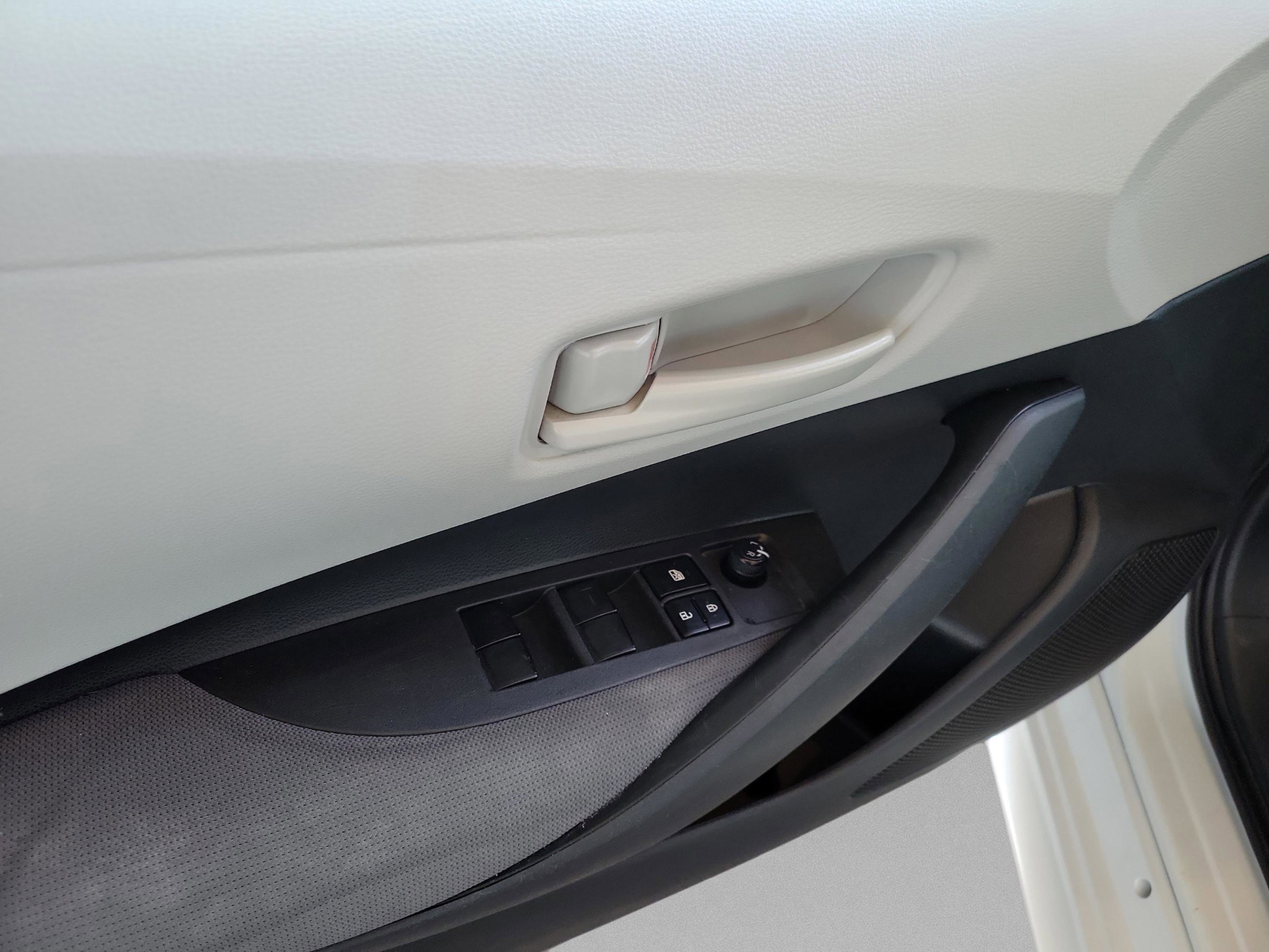 Used 2023 Toyota Corolla LE image 7