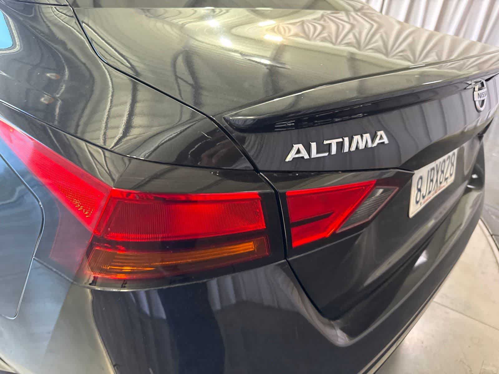 Used 2019 Nissan Altima 2.5 SL FWD image 12