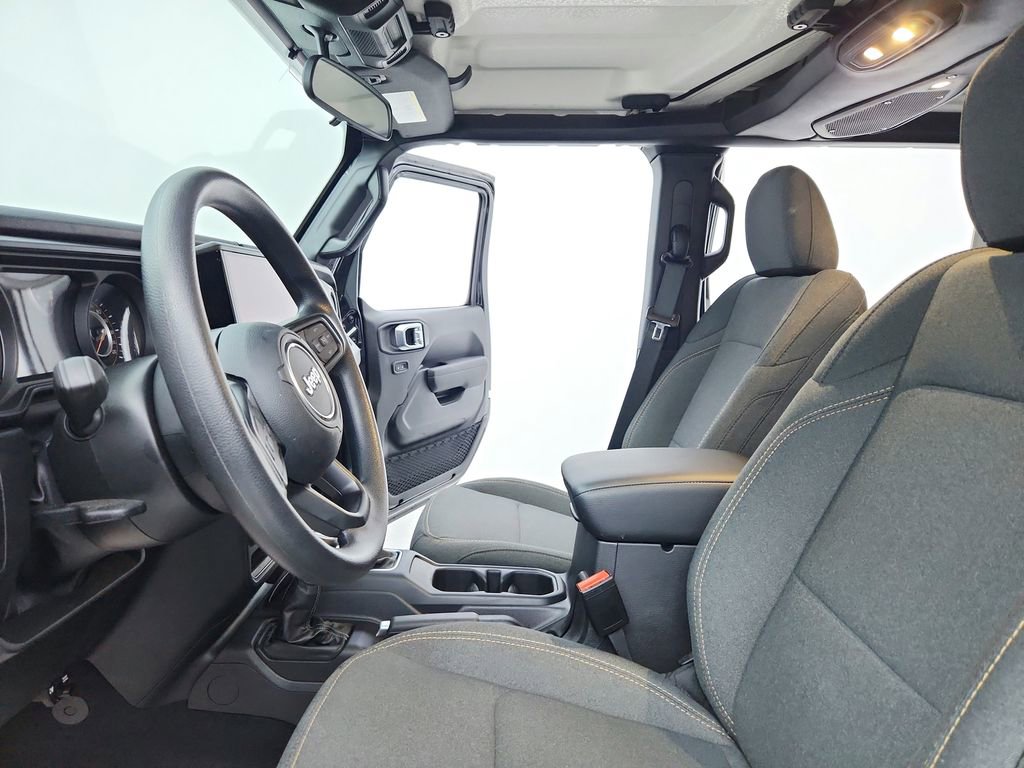 Used 2025 Jeep Gladiator Sport image 17