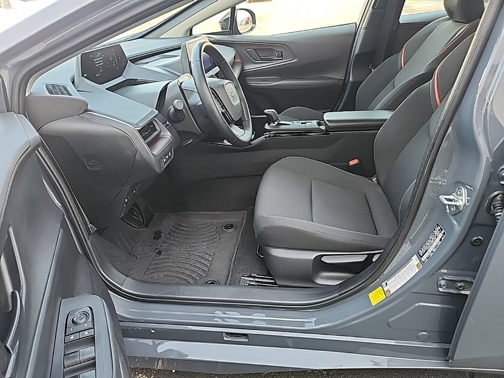 Used 2024 Toyota Prius Prime FWD image 29