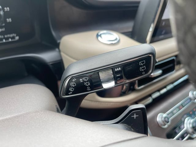 Used 2022 Lincoln Aviator Reserve AWD/4WD image 26