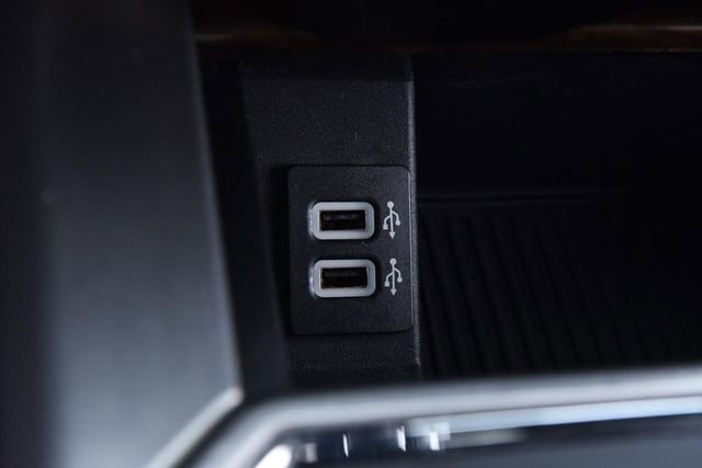 Used 2017 Ford F150 Platinum w/ Equipment Group 701A Luxury RWD image 19
