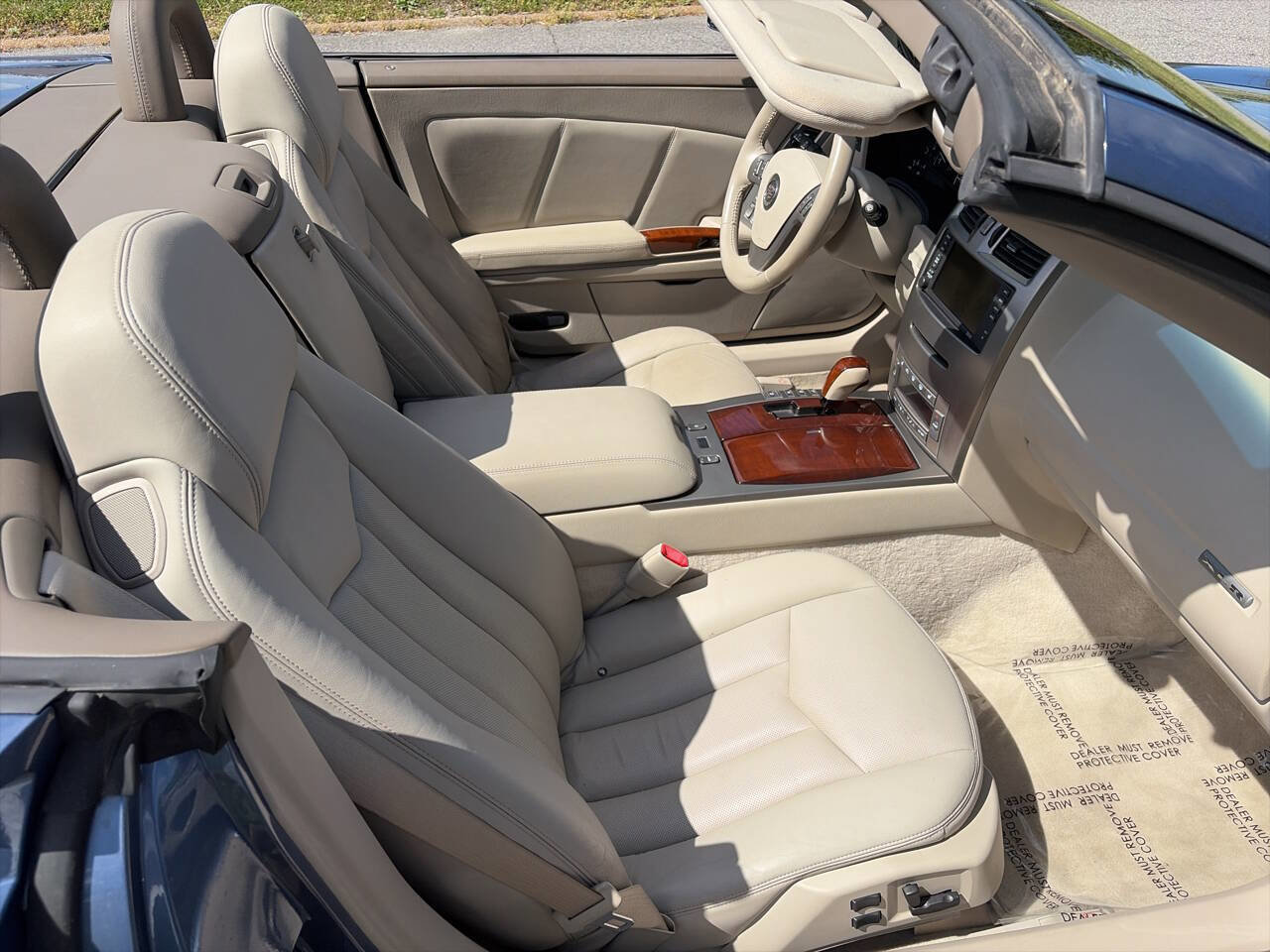 Used 2005 Cadillac XLR RWD image 31