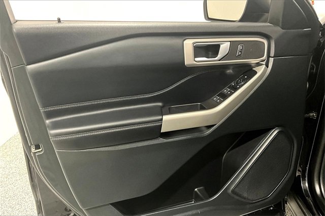 Used 2023 Ford Explorer XLT image 21