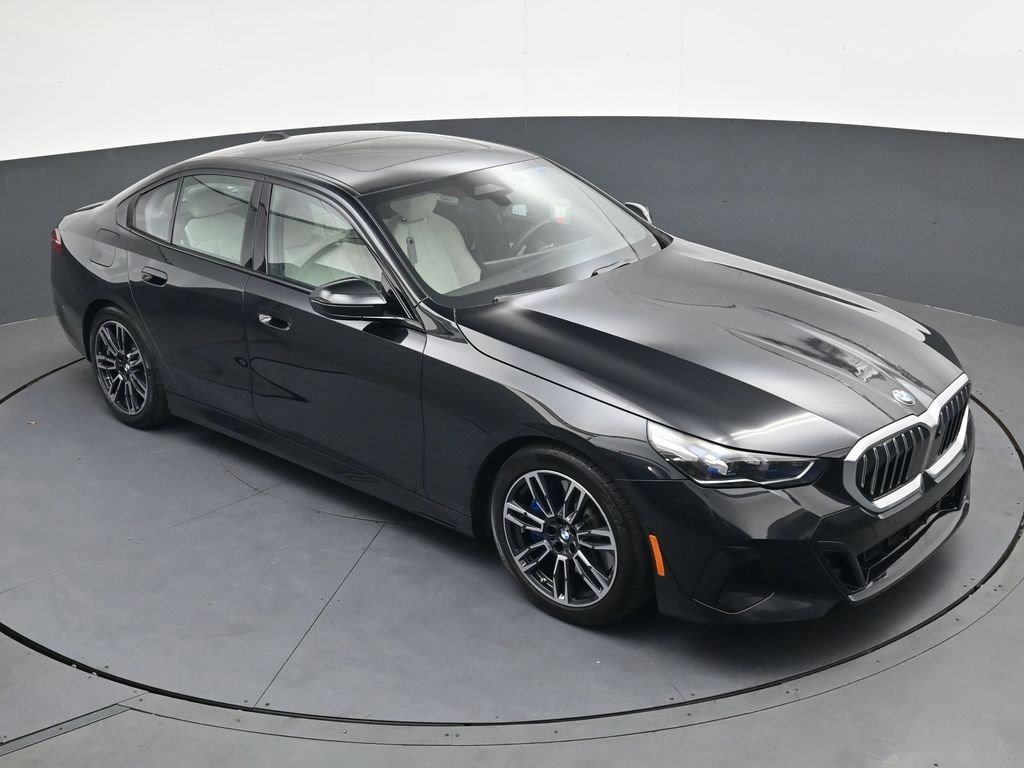Used 2024 BMW 540i xDrive w/ Premium Package AWD/4WD image 18