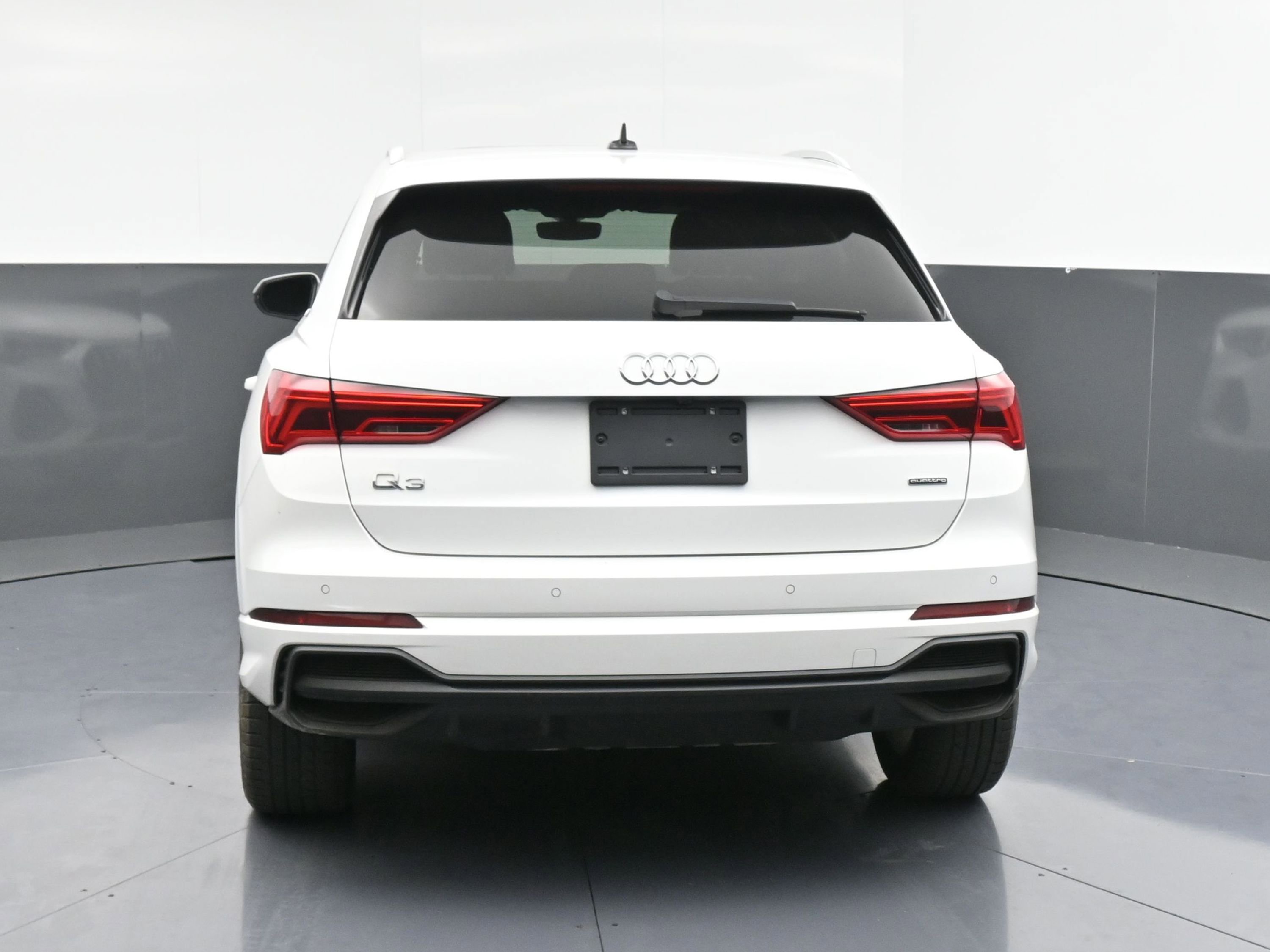 Used 2023 Audi Q3 2.0T Premium w/ Convenience Package image 7