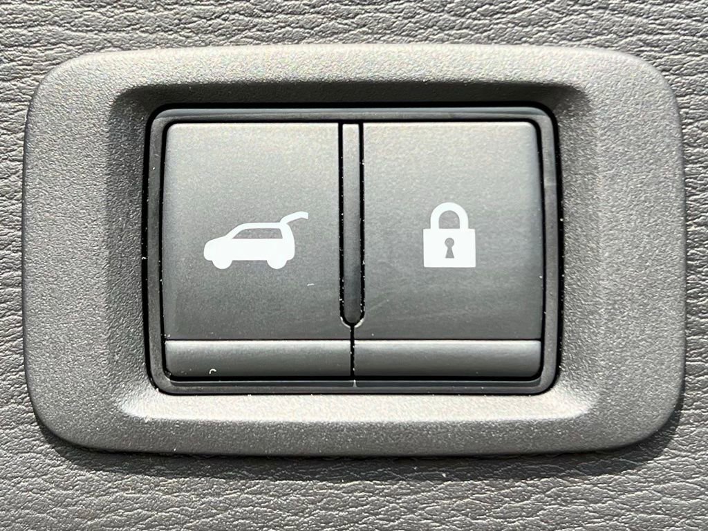 Used 2024 Mitsubishi Outlander SE image 38