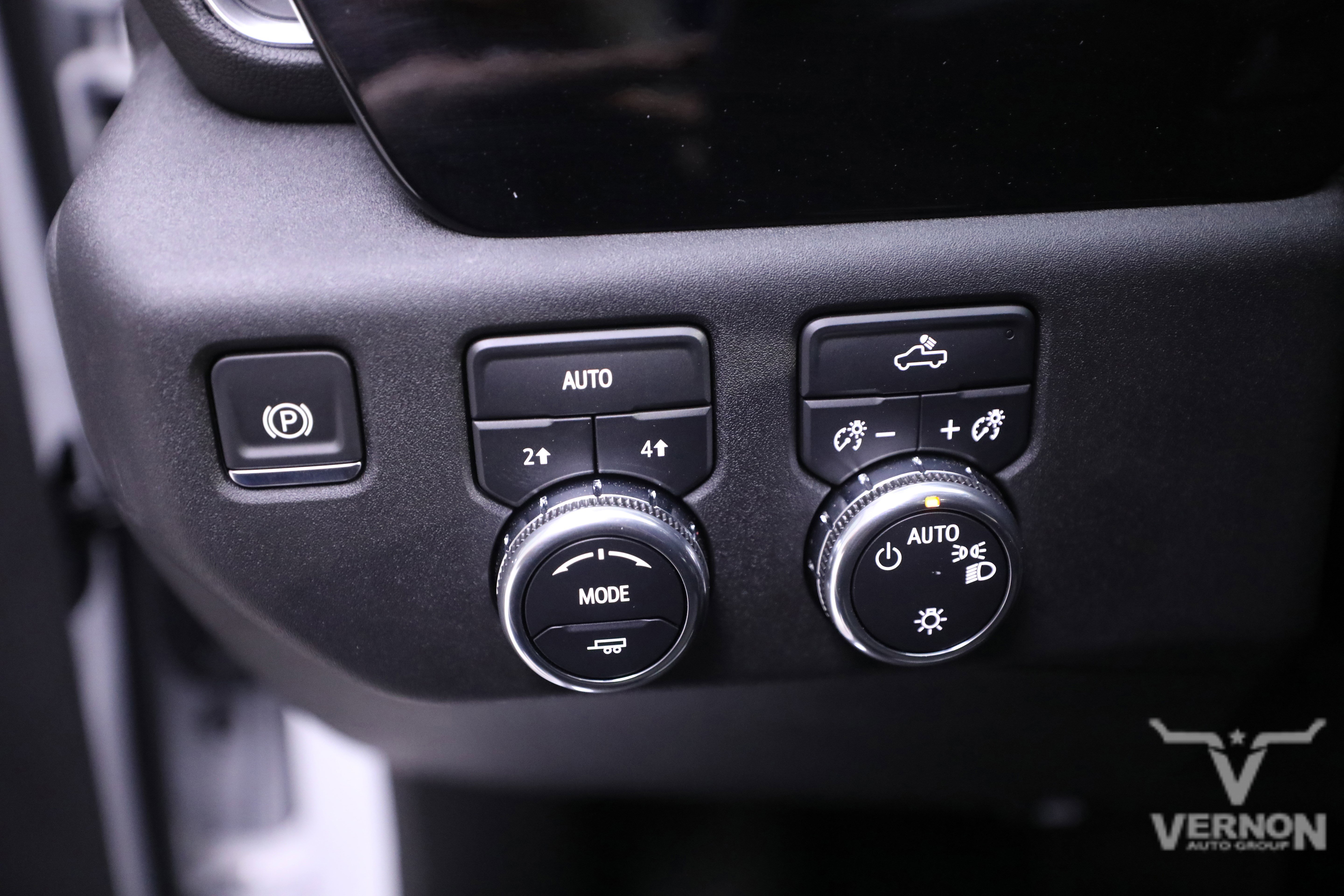 New 2026 GMC Sierra 1500 SLE image 16