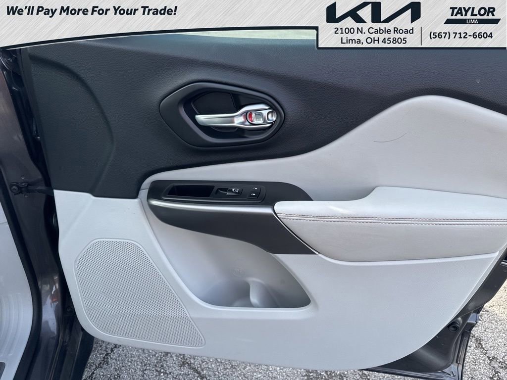 Used 2019 Jeep Cherokee Limited w/ Technology Group image 27