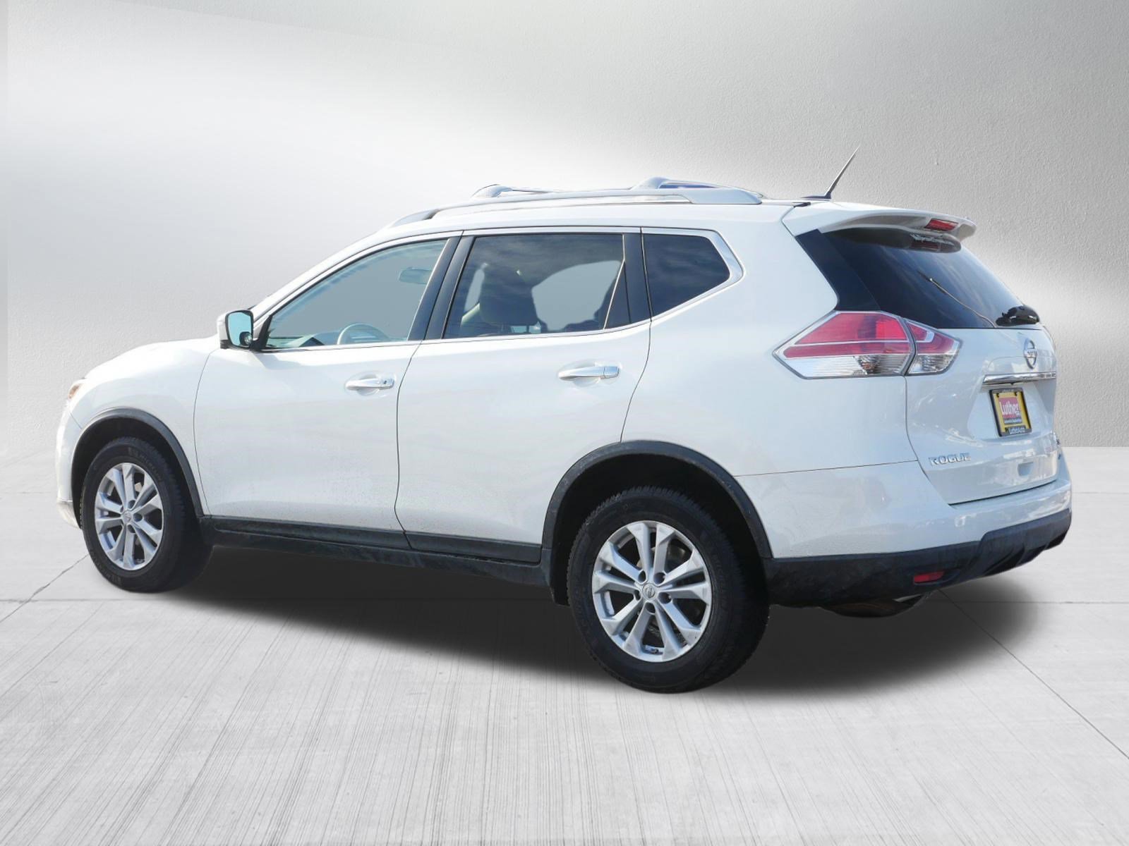 Used 2014 Nissan Rogue SV w/ SV Premium Package image 5
